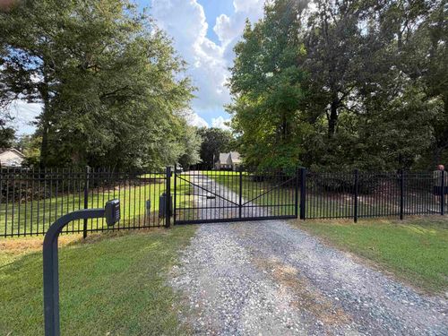 4009 W Roundbunch Rd, Orange, TX, 77630-2493 | Card Image
