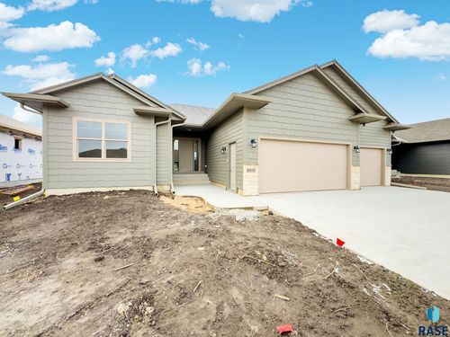 8805 Rathburn St, Sioux Falls, SD, 57106 | Card Image