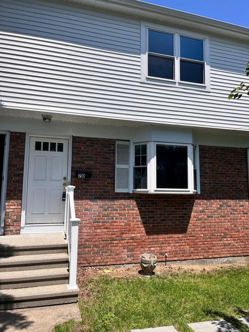 2-70 Stephens Ln, Fairfield, CT, 06824-5465 | Card Image