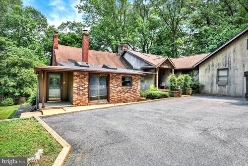 126 W Neversink Rd, READING, PA, 19606-2902 | Card Image