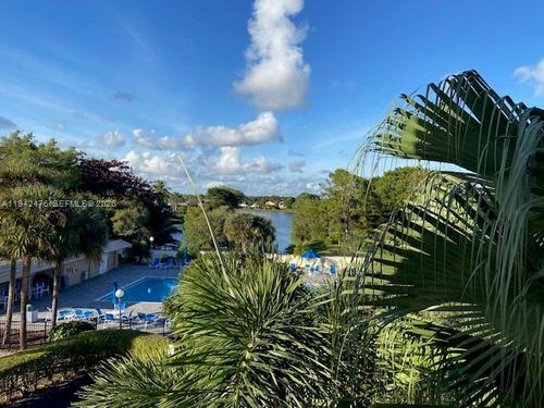 e2-1902 Bermuda Cir, Coconut Creek, FL, 33066 | Card Image