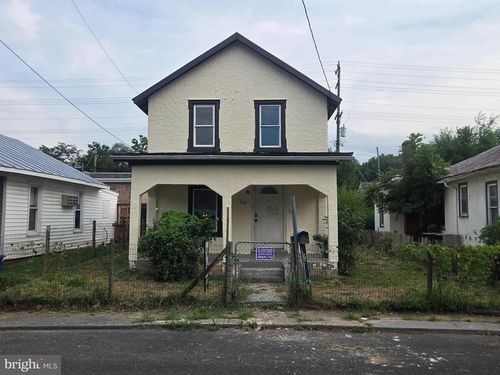 237 Short St, Front Royal, VA, 22630-3152 | Card Image