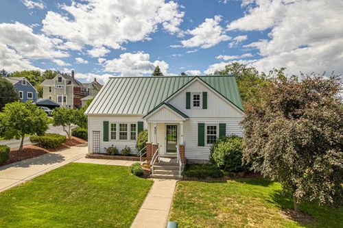 407 5th Street, New Glarus, WI, 53574 | Card Image