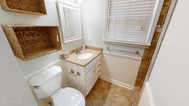 Bathroom 1 | Image 21