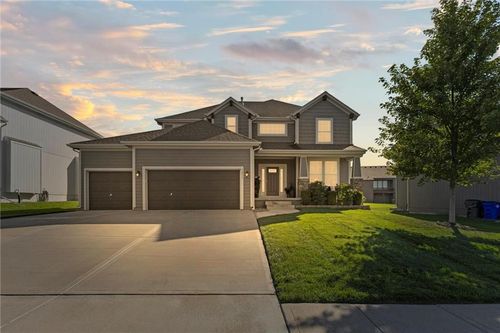 1073 N Sumac St, Olathe, KS, 66061-9227 | Card Image