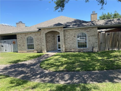v3-7205 Mansions Dr, Corpus Christi, TX, 78414-3770 | Card Image