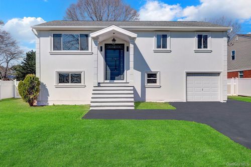 116 Southern Blvd, Hauppauge, NY, 11788-3524 | Card Image