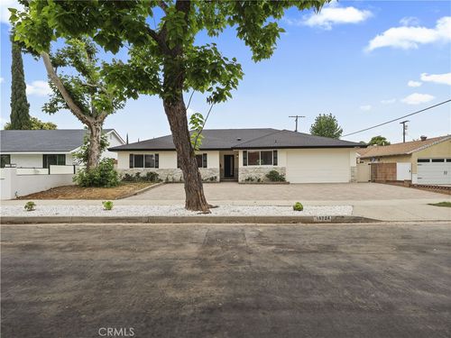 18724 Frankfort St, Northridge, CA, 91324-4522 | Card Image