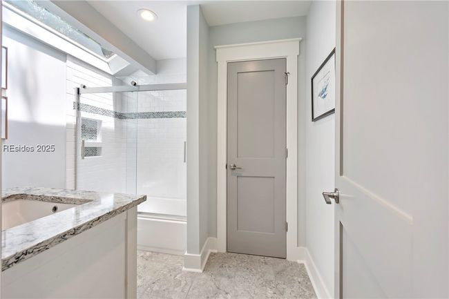 2nd Guest Bathroom ensuite | Image 45