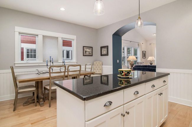 Main floor - kitchen/dining area | Image 12