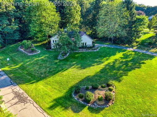 9516 Placid Way, Howell, MI, 48843-9072 | Card Image