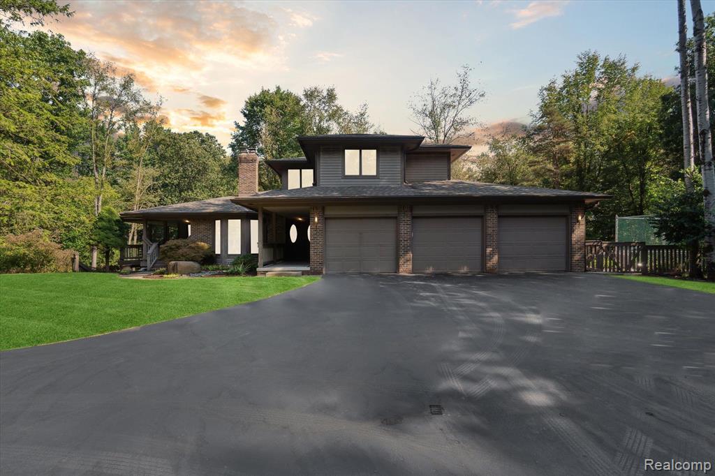 Davis Rd, Howell, MI 48843 #1