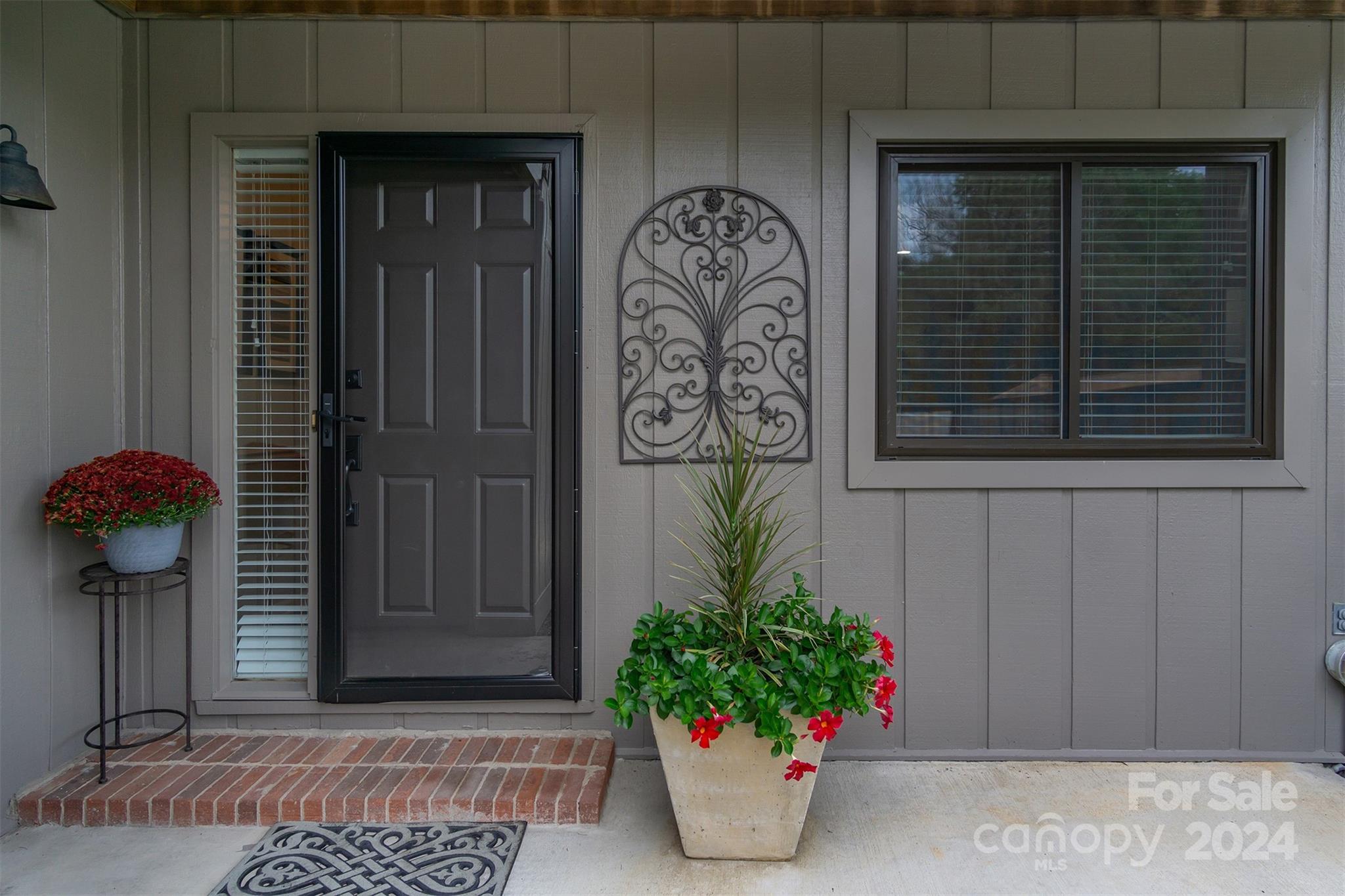 Juniper Ln, Hendersonville, NC 28739