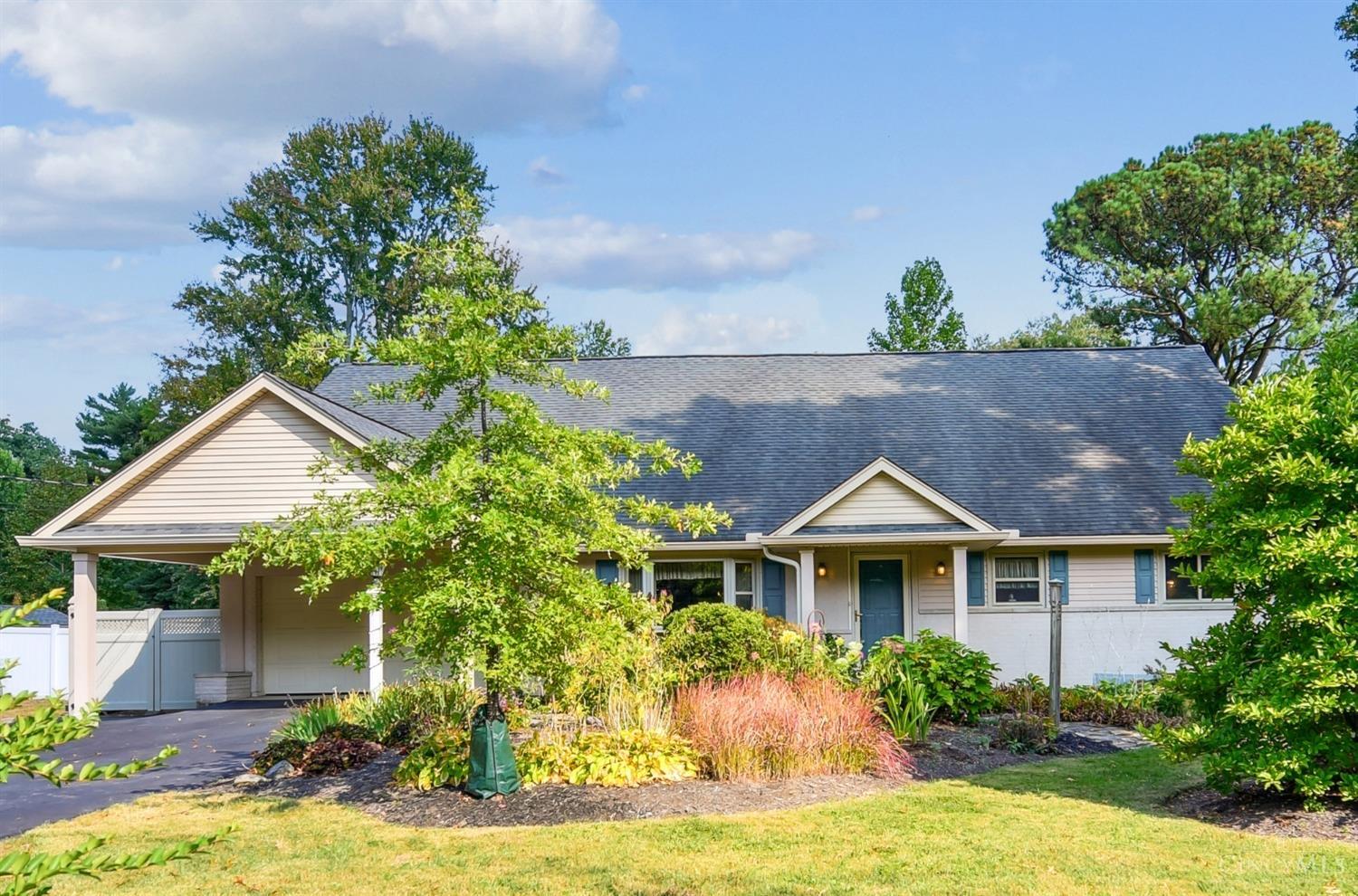 Hilltop Ln, Cincinnati, OH 45215