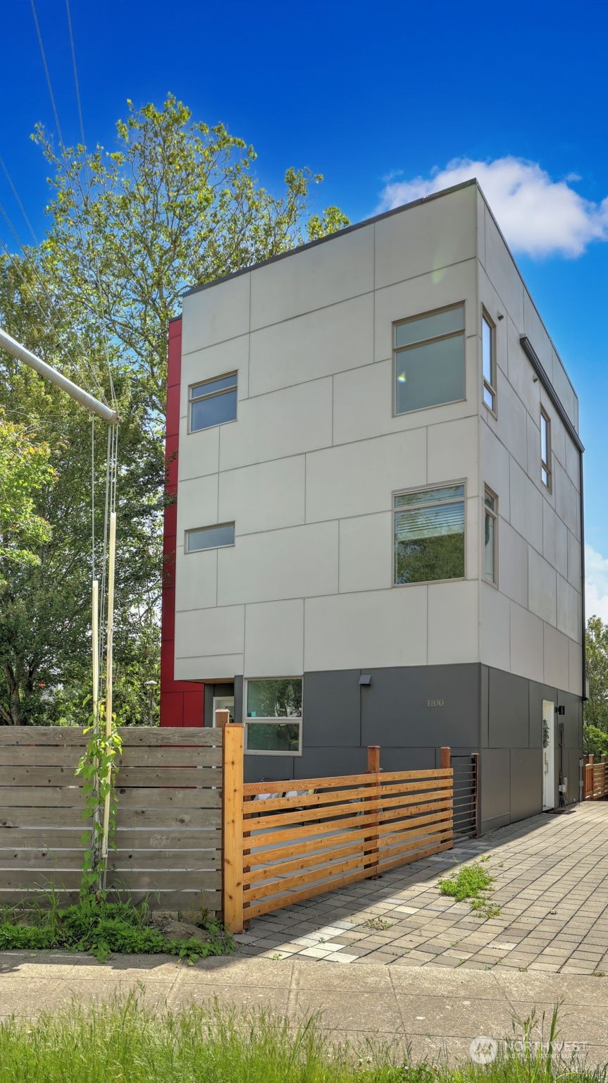 21st Ave, Seattle, WA 98144