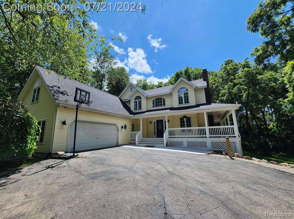 Winans Lake Rd, Brighton, MI 48116