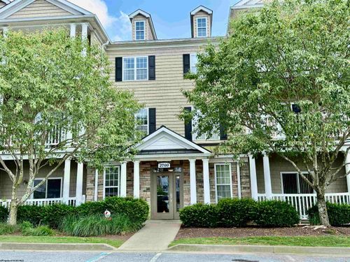 2726 Suncrest Village, Morgantown, WV, 26505 | Card Image