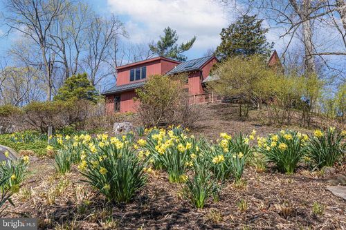 101 Rogers Rd, Furlong, PA, 18925-1043 | Card Image