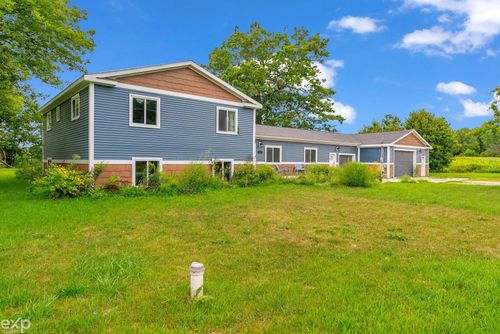 8808 S Federal Rd, Shepherd, MI, 48883-8016 | Card Image