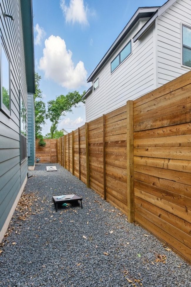 2 - 2105 Sl Davis Ave, House other with 3 bedrooms, 3 bathrooms and null parking in Austin TX | Image 30