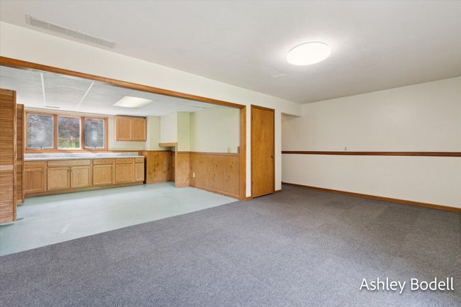 family room | Image 23