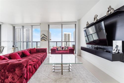 t2802-2600 E Hallandale Beach Blvd, Hallandale Beach, FL, 33009-4876 | Card Image