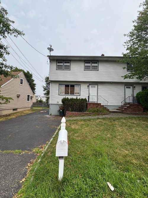 80-80 Cedarhurst Ave, Woodland Park, NJ, 07424-3005 | Card Image