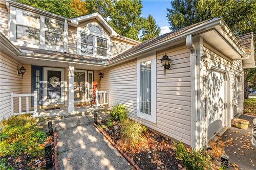 2991 Heatherwood Ct, Stow, OH, 44224-4372 | Card Image