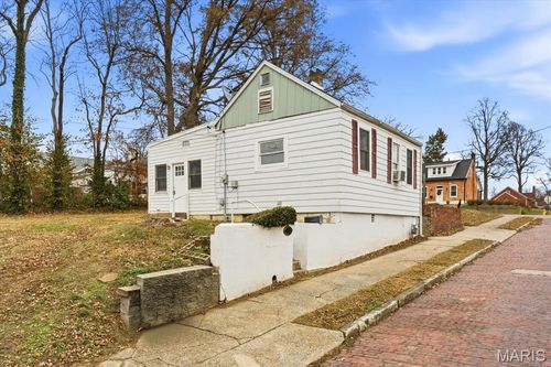 317 E Garfield St, Belleville, IL, 62220-2201 | Card Image