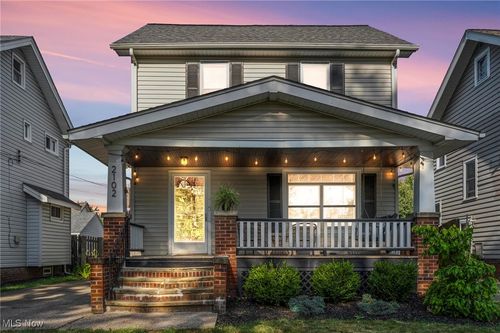 2102 Carabel Ave, Lakewood, OH, 44107-5704 | Card Image