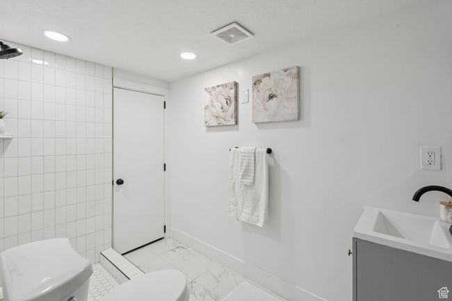 3rd Bathroom | Image 46