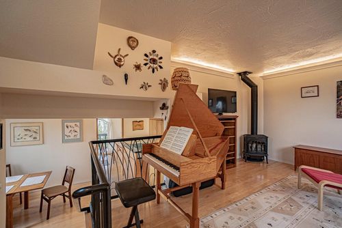 339 Ravenwood Pl, Ashland, OR, 97520-2880 | Card Image