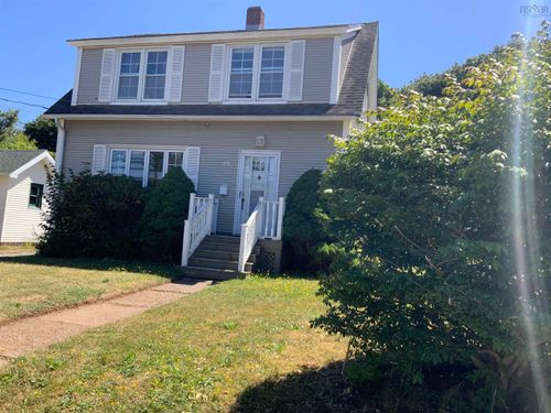 89 Brookland St, Antigonish, NS, B2G1W1 | Card Image