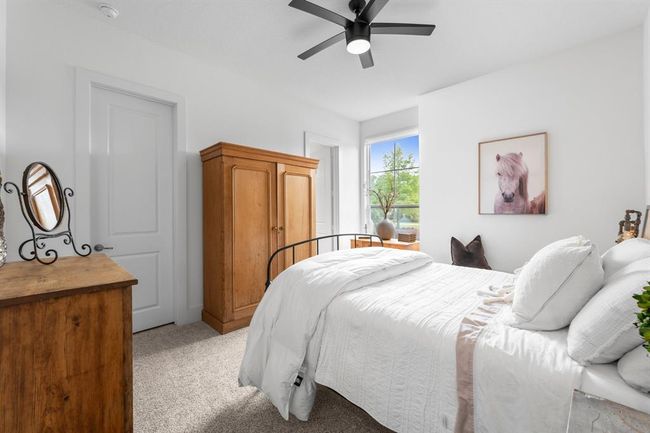 Guest bedroom on the 1st floor with en suite bath. | Image 33