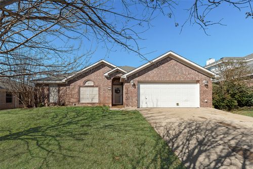 637 Manchester Dr, Mansfield, TX, 76063-2892 | Card Image