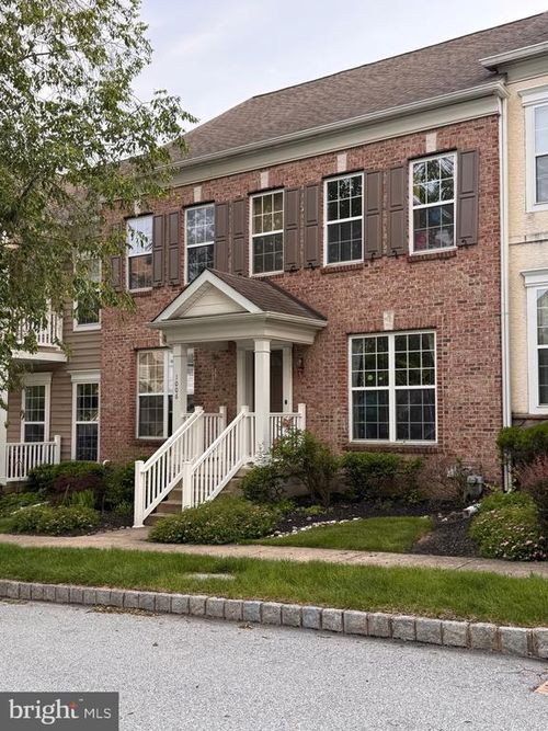 1006 Fisher St, CHESTER SPRINGS, PA, 19425-3804 | Card Image