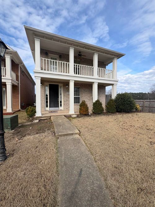 10448 Sunnybrook Cir, Collierville, TN, 38017-3366 | Card Image