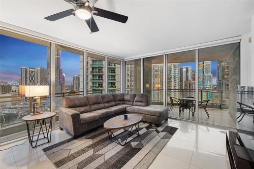 2504-90 Sw 3rd St, Miami, FL, 33130-4024 | Card Image
