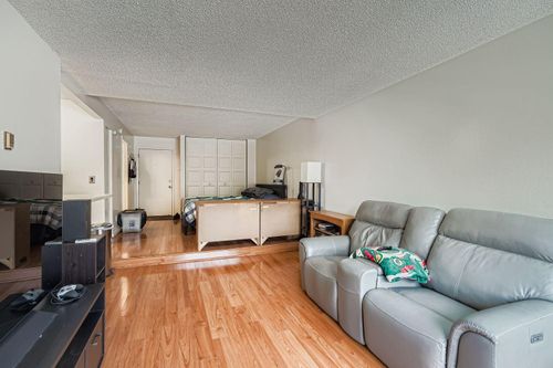 250ne-1601 N Innsbruck Dr, Fridley, MN, 55432-6046 | Card Image