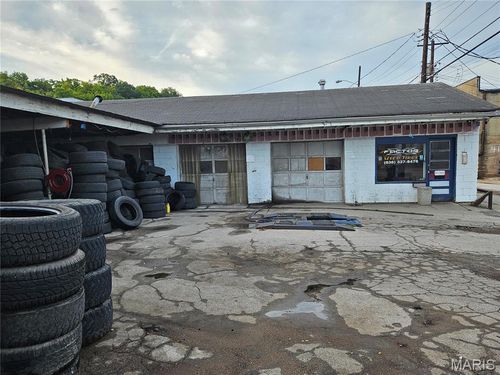 112 W Kelley St, De Soto, MO, 63020-2202 | Card Image