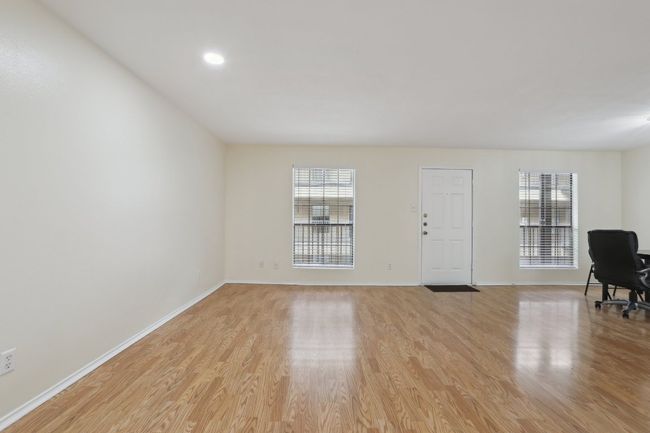 APT-210 - 2401 Leon St, Condo with 2 bedrooms, 2 bathrooms and 2 parking in Austin TX | Image 7
