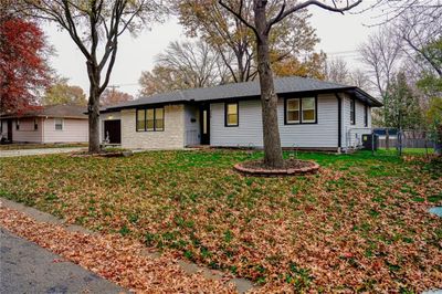 129 N Mulberry Street, House other with 4 bedrooms, 3 bathrooms and null parking in Gardner KS | Image 2