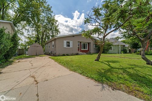 1032 C Ave, Nevada, IA, 50201-2617 | Card Image