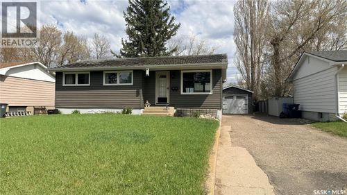 1276 King St, Estevan, SK, S4A1L5 | Card Image