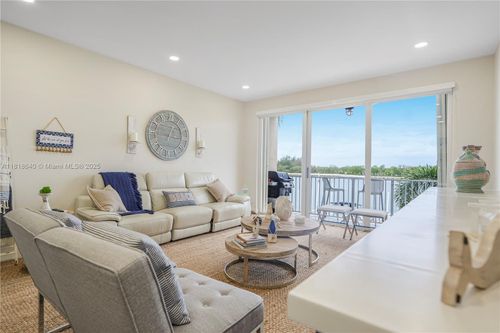 4034 N Ocean Dr, Hollywood, FL, 33019-3929 | Card Image