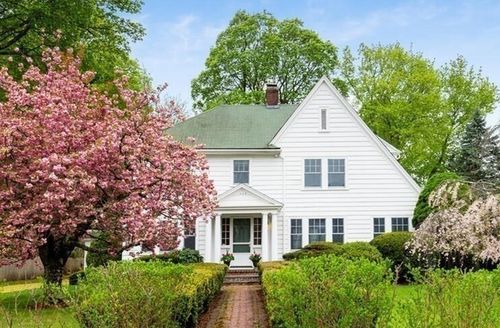 1468 Massachusetts Ave, Lexington, MA, 02420-3830 | Card Image