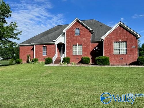 2032 Red Oak Ln Ne, Arab, AL, 35016-8304 | Card Image