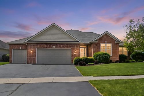 2337 Dustin Dr, Sycamore, IL, 60178-8798 | Card Image
