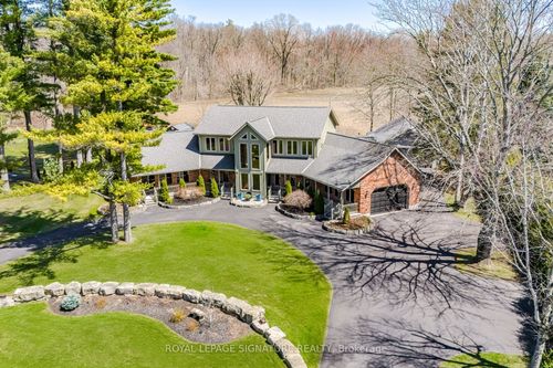 587 Hillcrest Rd, Simcoe, ON, N3Y4K1 | Card Image