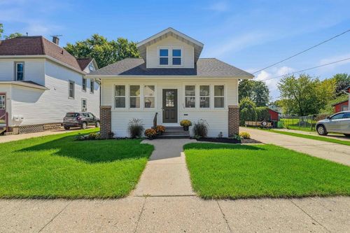 219 E Mill St, Beaver Dam, WI, 53916-2425 | Card Image